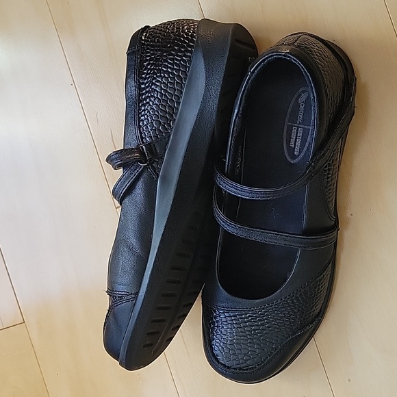 Aetrex, 7.5, Black Mary Jane, removable insert, like new condition - Picture 2 of 4